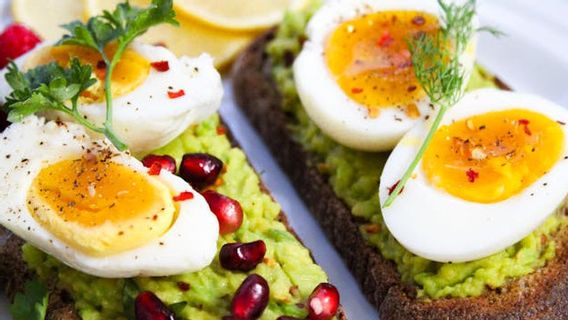 抗生物質を服用している間腸の健康を維持するのに役立つ食品の種類