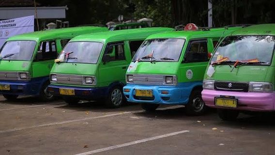 Urai Macet Highway, La fourniture des transports en commun comme défi pour le chef régional et le conseil d’agglomération