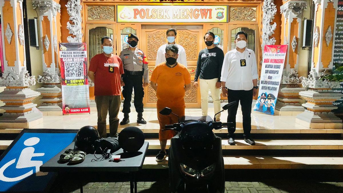 القبض على فنان ماكياج فرانسيسكو سيناغا في بالي لسرقة هارمان كاردون أونكس 4 في فيلا أرزا كانغو تيراس