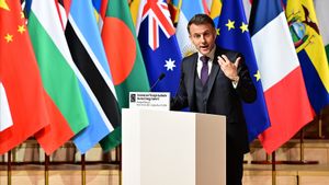 Macron Urges EU to Help Armenia Protect Borders