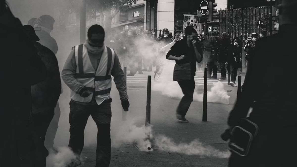 Bangladesh : Des manifestations d'étudiants contre le Premier ministre au Bangladesh sur le poste d'emploi et des milliers de policiers d'accueil