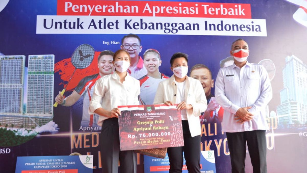 Greysia/Apriani Get Prizes Of IDR 76 Million And Free Land And Building Tax For Life From The Regent Of Tangerang
