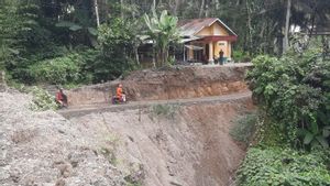 Jalan Padang Pariaman-Agam Sumbar Kembali Bisa Dilewati Setelah Terputus, Tapi Masih Jalur Darurat
