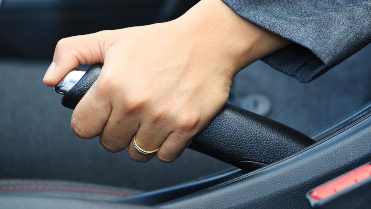 Kapan Rem Tangan Digunakan? Berikut Uraian Kapan dan Bagaimana Menggunakan Rem Tangan pada Kendaraan