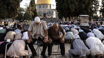 Eid Prayers At Al Aqsa Mosque, Jerusalem Followed By 80 Thousand Palestinians