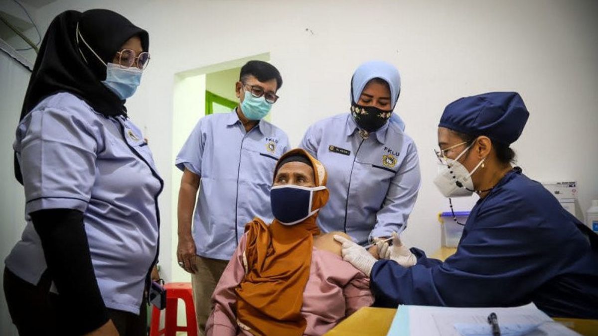 Kemenkes Percepat Vaksin Lansia di Bulan April, Sentra Vaksinasi Bakal Dibuka di Seluruh Indonesia