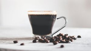 Minum Kopi Sepanjang Hari Berbahaya bagi Tenggorokan? Ini Penjelasan Ahli