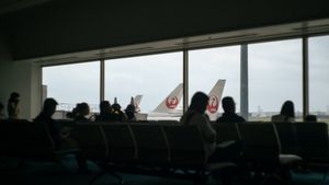 Taiwan Batalkan 60 Penerbangan Akibat Terjangan Topan Yangliu