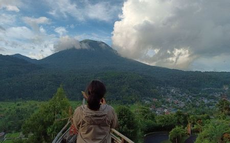 Gunung Lokon di Tomohon Aman untuk Wisatawan Meski Berstatus Waspada