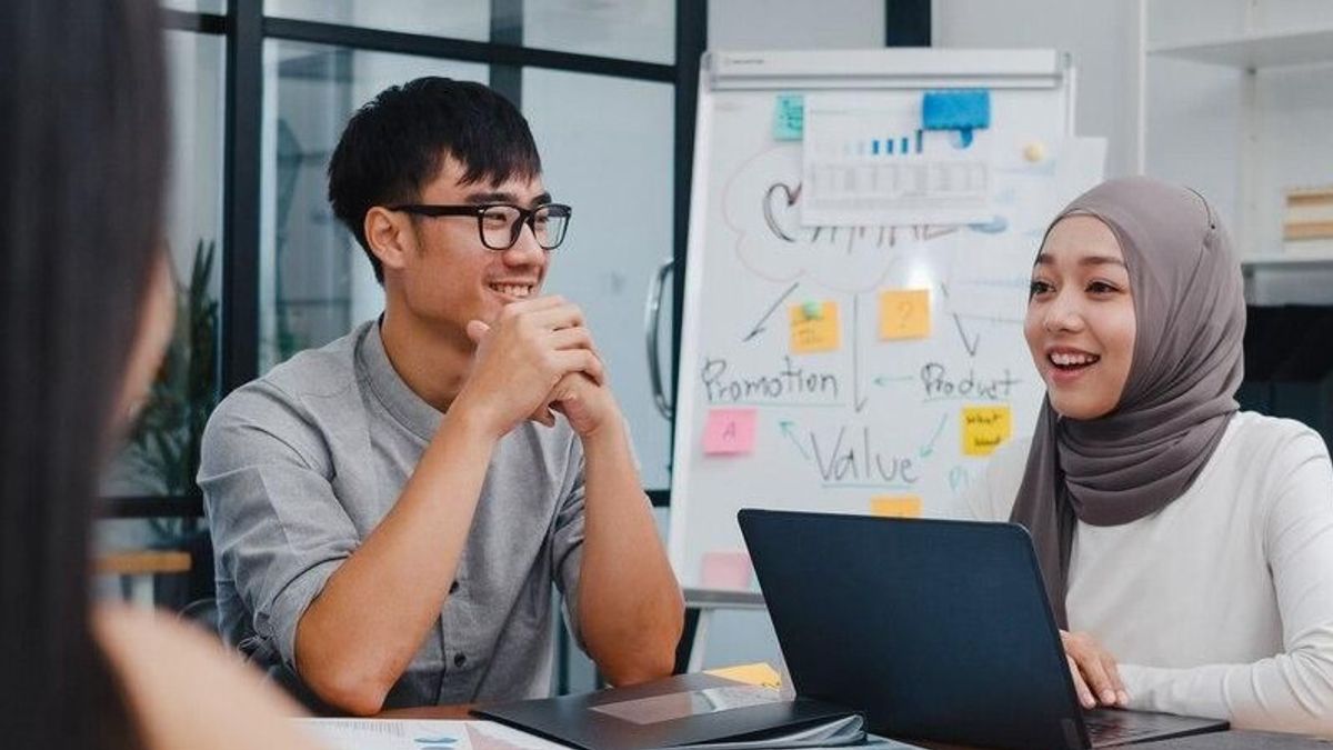 Cara Perkenalan Diri yang Menarik di Sekolah, Kampus, dan Tempat Kerja: Yuk, Simak Contohnya! 