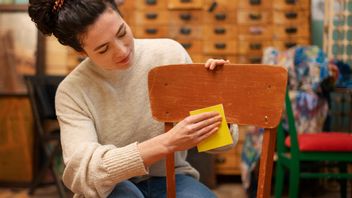 简单 Banget!以下是如何防止木材家具变暗