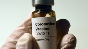 Kemenkes Izinkan Warga yang Belum Punya KTP Ikuti Vaksinasi COVID-19 