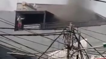 Shouting For Help, 9 People Trapped In Fire In A 3-Story Building In Penjaringan