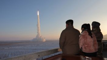 金正恩警告说,如果被类似武器挑起,朝鲜应毫不犹豫地进行核攻击