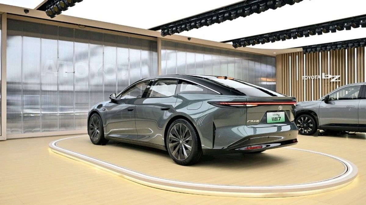 Jelang Rilis Resmi, Toyota bZ7 Mulai Dikirim ke Jaringan Dealer
