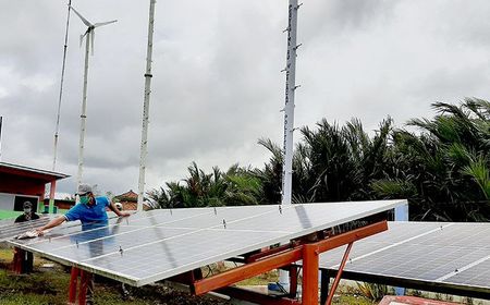 Pembangkit Hibrida Bebaskan Warga Dusun Terpencil Bondan Cilacap dari Kegelapan