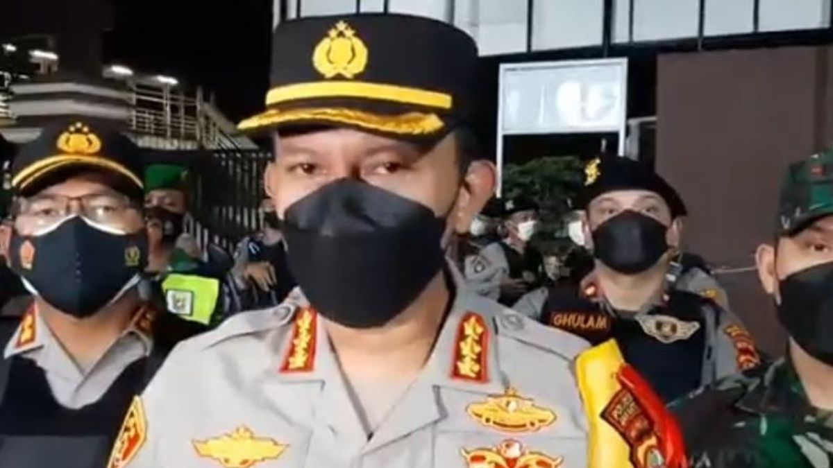 期待加龙·鲁姆松 在返乡季节，TNI / Polri在Jaktim举行安全巡逻