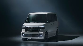 Honda Releases N-BOX CUSTOM 