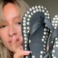 Viral Sandal Jepit Dihias Paku Payung, Tren Hemat yang Bikin Ngeri