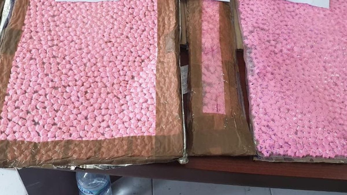 West Jakarta Police Secures Hundreds Of Thousands Of Malaysian Ecstasy Pills In Pekanbaru