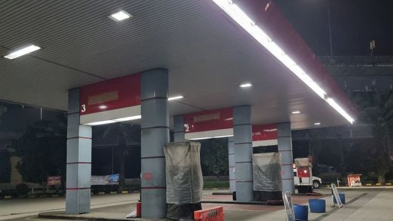 加油站Pertamina Rest Area KM 42在卡拉旺因使用非标准设备而受到制裁