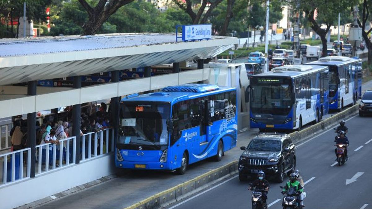 لا أريد أن أوافق فقط ، ستقوم DPRD بفحص حافلة Transjakarta القديمة التي سيتم بيعها من قبل حكومة مقاطعة DKI