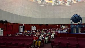Tiket Planetarium Sering Ludes, Pramono Putuskan Penjualan 50 Persen <i>On The Spot</i>