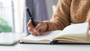 Urutan Struktur Teks Eksplanasi yang Tepat Beserta Contohnya