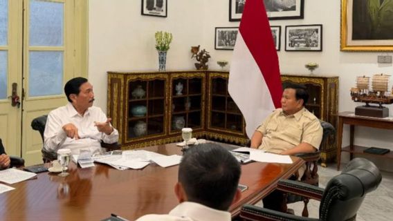 President And Chairman Of DEN Discuss Economics And Innovation