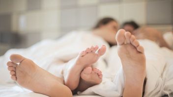 Cara Seksi Mengajak Suami Berhubungan Seksual, Para Istri Sudah Pernah Melakukannya?