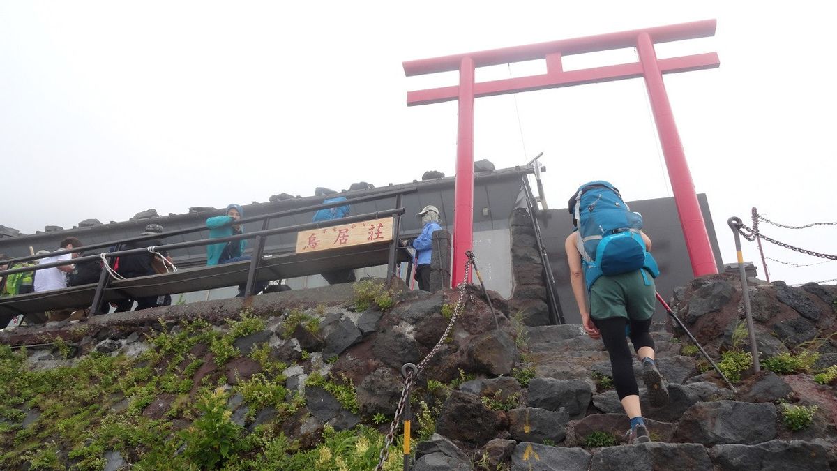 富士山登山季节以4,000日元开始