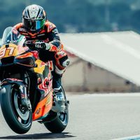 Pedro Acosta s'empare de la pole position au MotoGP Catalunya 2026