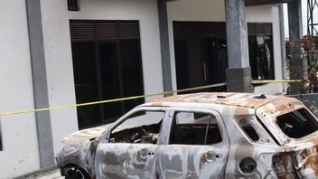 西爪哇地区警察局处理犯罪现场燃烧Caleg PKB汽车