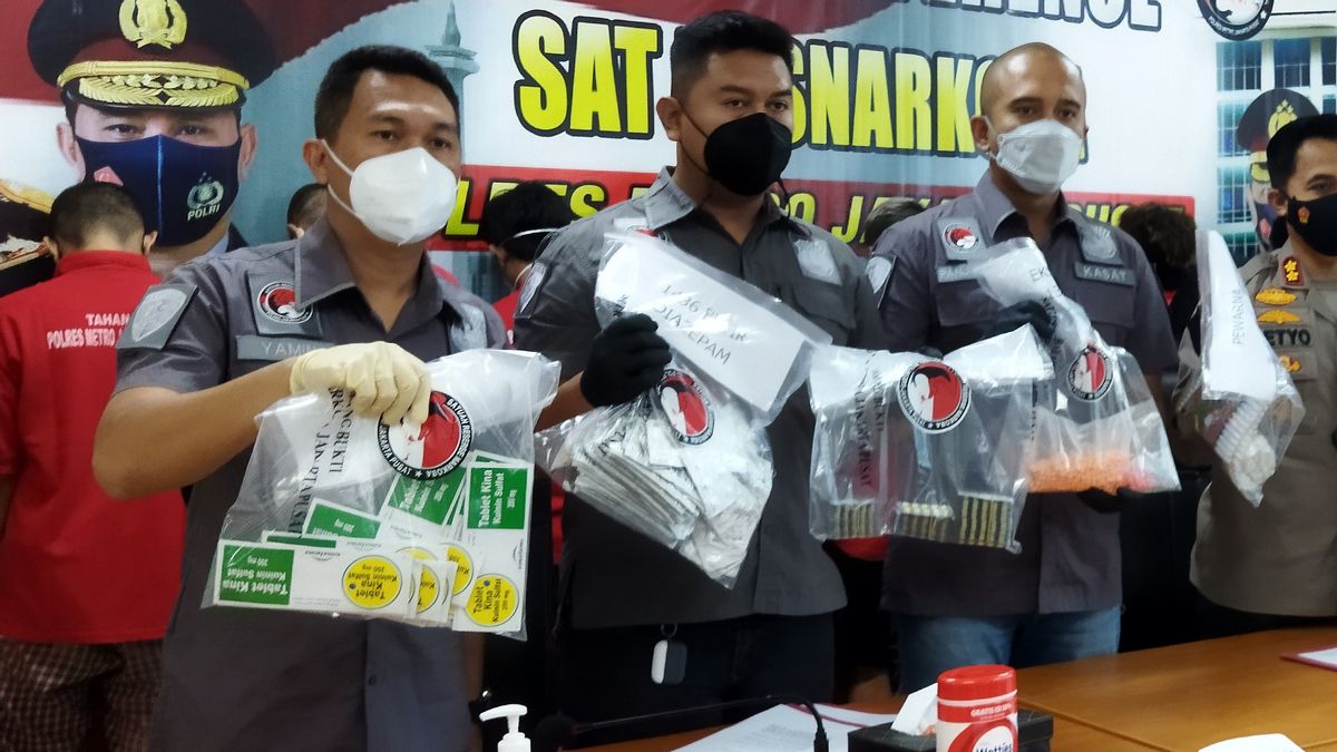 Wrapped In Chinese Tea, 2 Kg Of Sabu Successfully Secured By Police From 9 Bandars