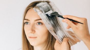 Tips Menentukan Warna Rambut Sesuai <i>Tone</i> Kulit