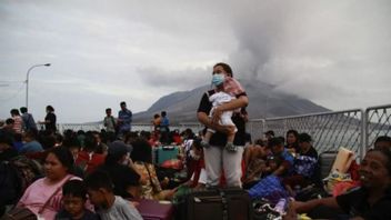 La réunion de gestion des catastrophes BNPB révèle les réfugiés après l’éruption du mont spatial BAB sanglant sur le menu alimentaire