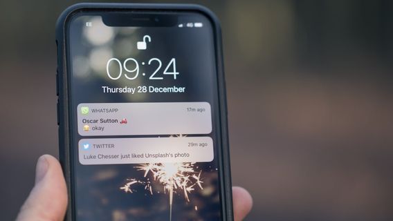 Here's How To Turn Off Vibrations For All Notifications On IPhone With IOS 17