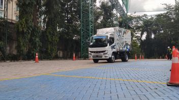 KTBは、インドネシアのeCanterトラックにバッテリースワップを使用することを検討