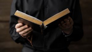 Adab Diatas Ilmu, Berikut Arti dan Maknanya