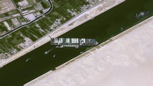 Normalisasi Terusan Suez Berkejaran dengan Ancaman Lonjakan Harga Minyak
