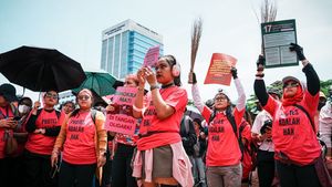 Viral Brave Pink dan Hero Green, Warna Menjadi Simbol Perlawanan