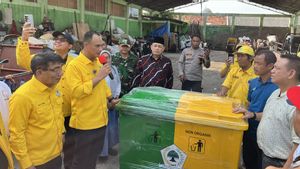 Golkar DKI Berikan Drop Box Sampah di Jaktim, Dorong Pemprov Fasilitasi Sarana Pilah Sampah