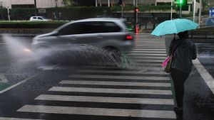 BMKG: Jakarta Hujan Ringan pada Minggu Siang hingga Sore