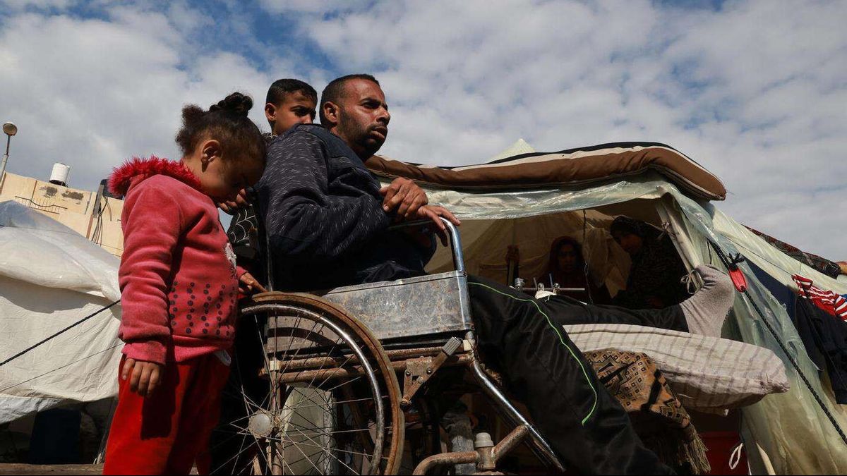 以色列轰炸联合国南加沙时,数以万计的公民流离失所:虽然没有安全的地方