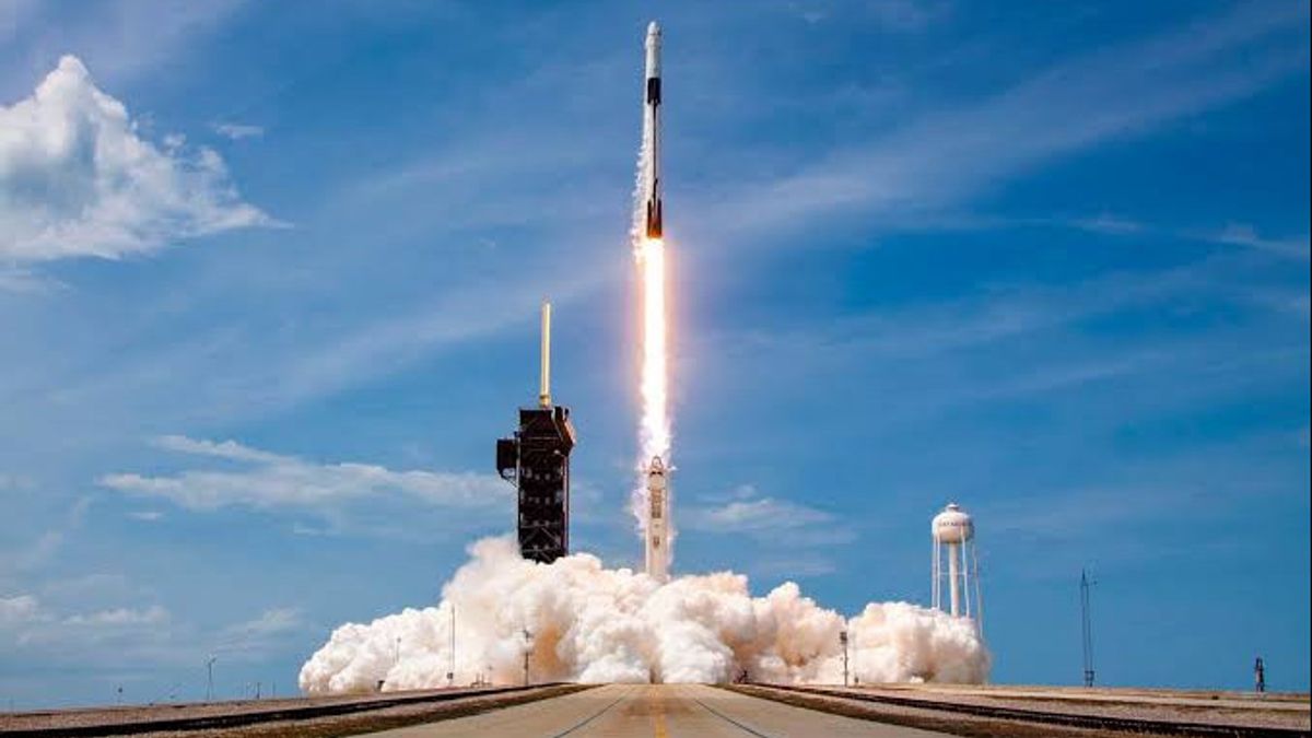 FAA Denda SpaceX Rp2,6 Miliar Imbas Tak Kirim Data Peluncuran Roket Falcon 9