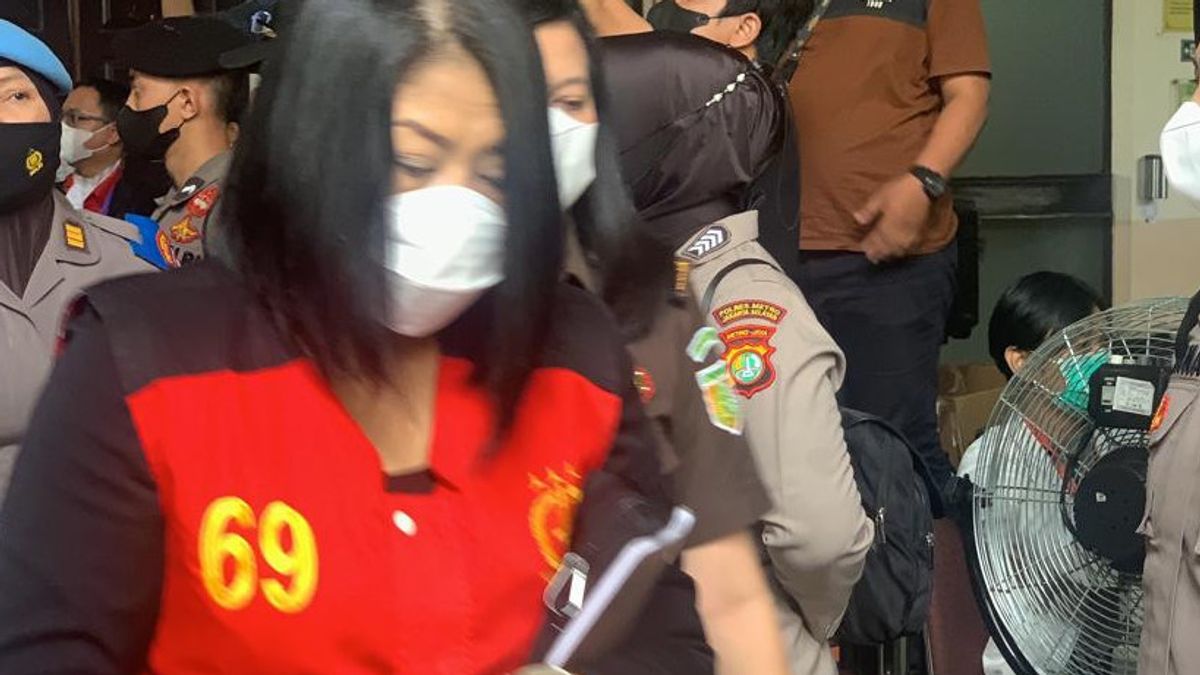 Next Week, Judge Will Care To Continue The Examination Of Putri Candrawati