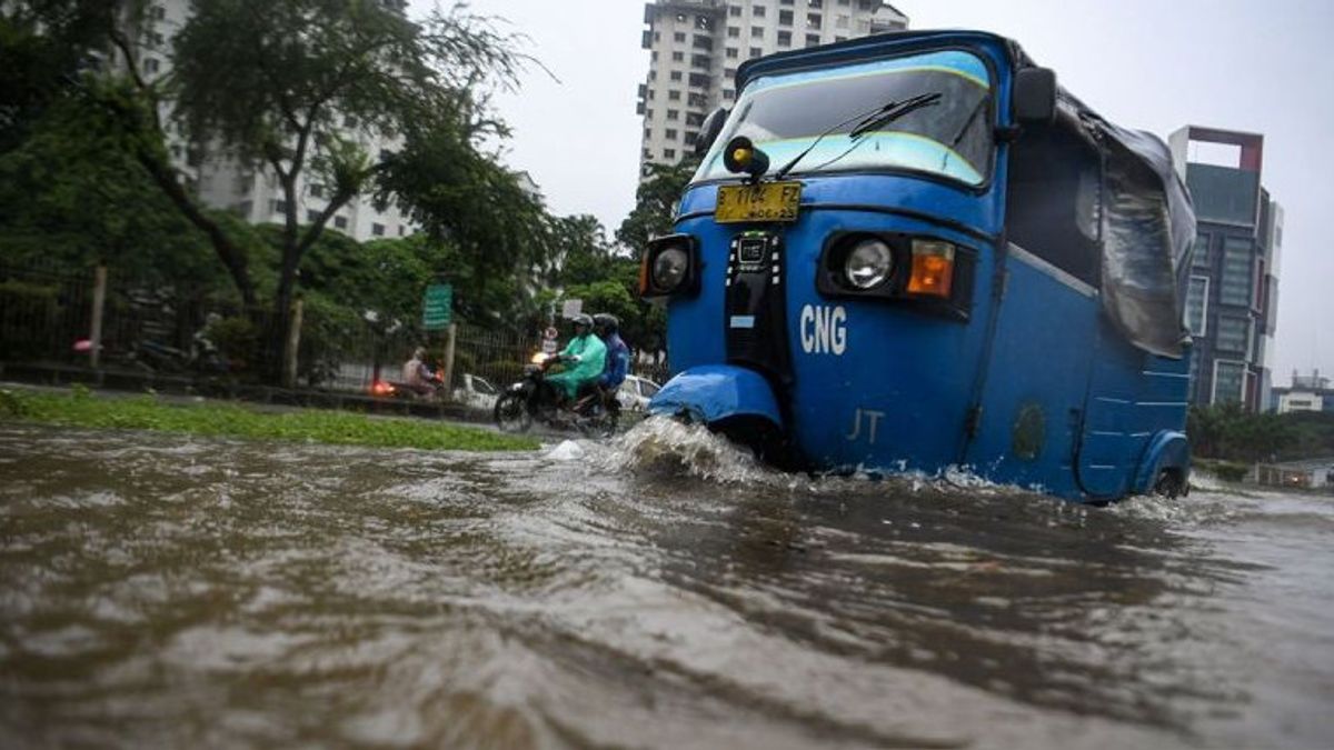 Selasa Pagi, 28 RT dan Enam Ruas Jalan di Jakarta Masih Banjir
