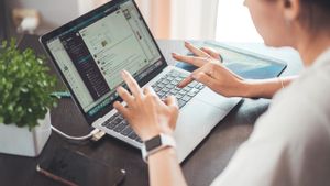 Jadi Tren Gen Z di Dunia Kerja, Apa itu <i>Quiet Covering</i>? 