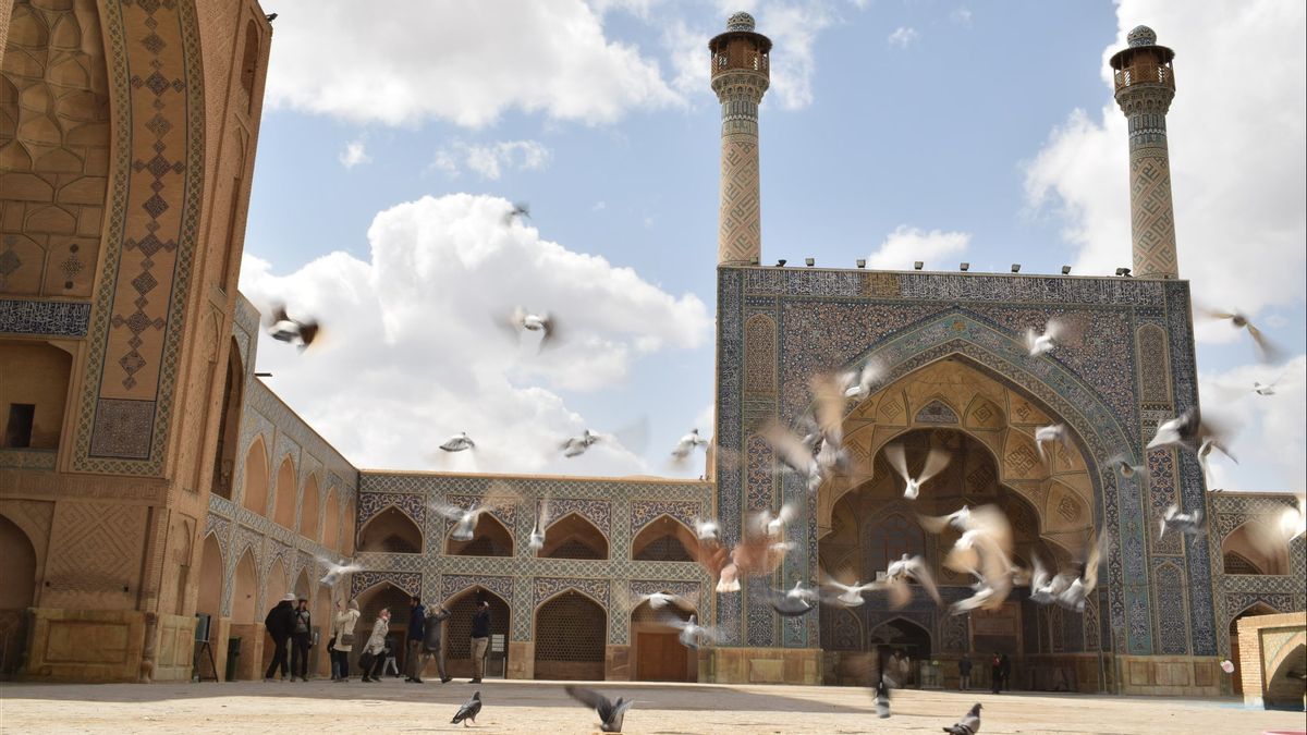 L’Iran S’élève Lentement De COVID-19 Et Ouvre Bientôt Des Mosquées Et Des écoles