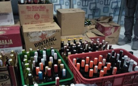 Polisi Sita Ribuan Botol Miras di Kawasan Mandalika NTB